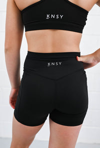 Apex 6" Bike Shorts (Womens) - Black