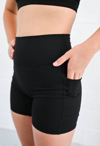 Apex 6" Bike Shorts (Womens) - Black
