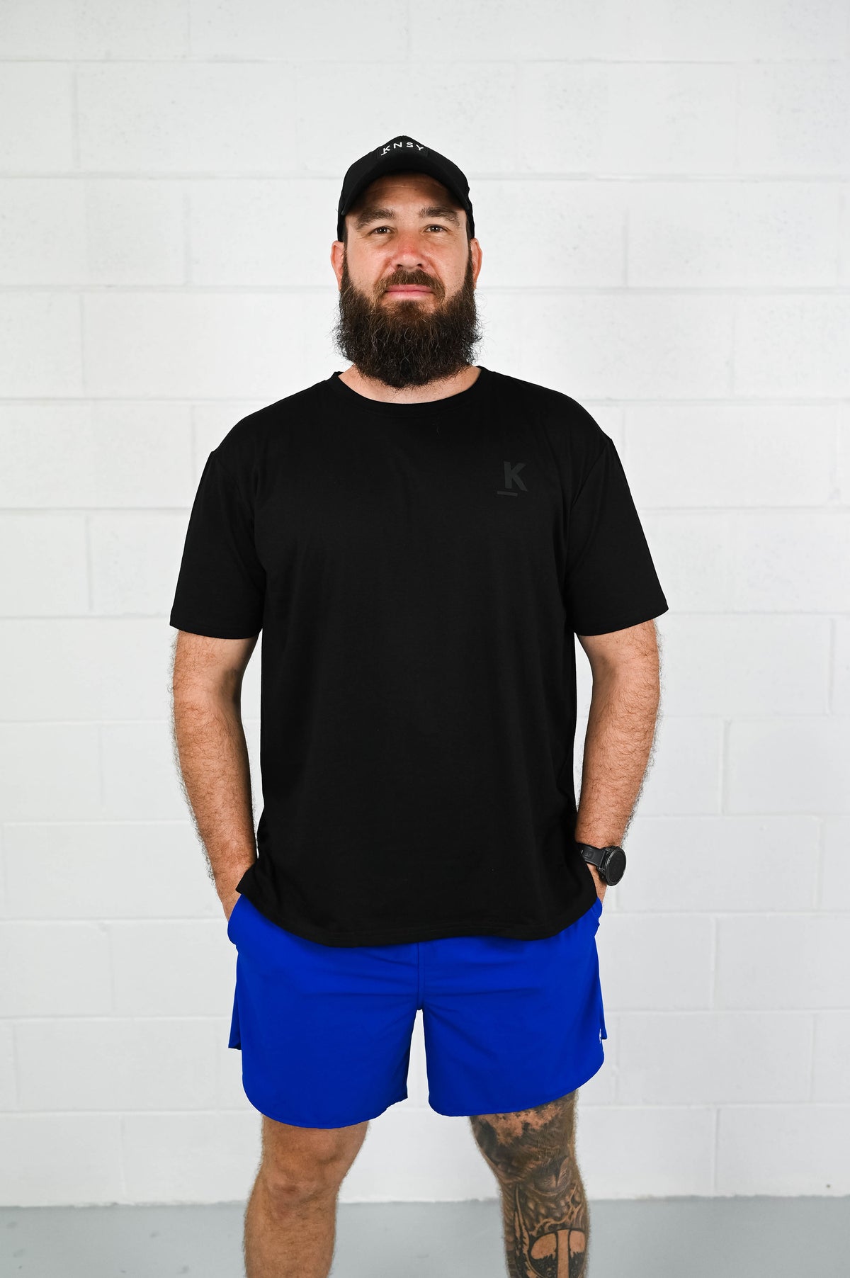 Essential Tee - Short Cut (Unisex) - Black